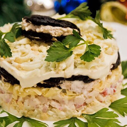 Салат с курицей и черносливом - рецепт приготовления в домашних условиях