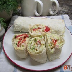 Лаваш с начинкой из авокадо с копченой грудинкой - пошаговый рецепт с фото