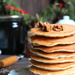 Банановые панкейки. Ингредиенты: яйца куриные, мука 1 сорт, рисовая мука