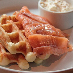 Вафли с красной рыбой. Рецепт