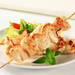 12 рецептов сочного куриного шашлыка на шпажках в духовке