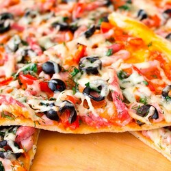 Родные будут называть вас  «пиццайоло»: самое быстрое и простое тесто для пиццы. Готовим без дрожжей (ВИДЕО)