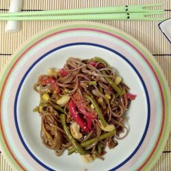 Соба с овощами в ореховом соусе, пошаговый рецепт с фото