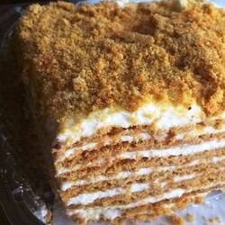 Медовый сметанник: вкусный и нежный