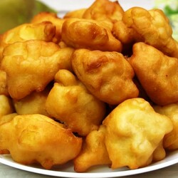 Из серии «Гости на пороге»! Кладу яблоки в кипящее масло и получаю яблочное объедение, тающее во рту