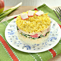 Слоеный крабовый салат с яблоком - как приготовить вкусный салат из крабовых палочек, пошаговый рецепт с фото