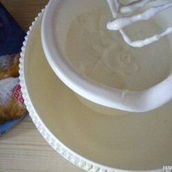 Взбитые сливки из молока и сливочного масла: рецепт с фото — Тятя.ру