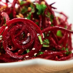 Салаты из свеклы с чесноком- лучшие рецепты