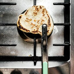 Пшеничные лепешки - вкуснейшая замена хлебу: пошаговый рецепт с фото