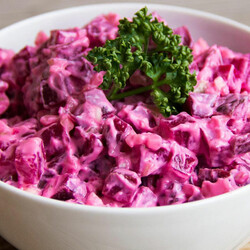 Свекольный салат с яйцом