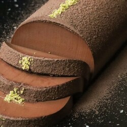 Потрясающий шоколадный десерт: как приготовить настоящую вкуснятину из простых продуктов за 15 минут?