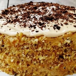 Торт с черносливом на сковороде: вкусный, сочный и очень нежный!