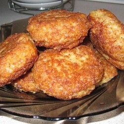 Ленивые «пшеничники» то бишь пушистые котлеты с остатками пшеничной каши