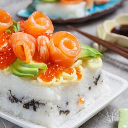 Суши-торт. Готовится в три раза быстрее роллов