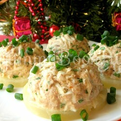 Праздничная закуска с тунцом на ананасовых кольцах - простой и вкусный рецепт с пошаговыми фото