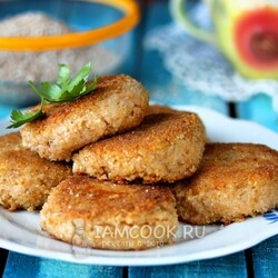 Биточки из пшеничной каши с сыром — рецепт с фото