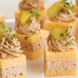 Канапе из сыра со шпротами