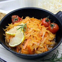 15 рецептов идеальной тушеной капусты на сковороде