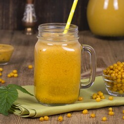 Смузи из облепихи, банана и апельсина