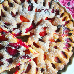 Шарлотка со сливами | Готовьте с нами