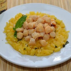 Салат из морских гребешков с ананасами