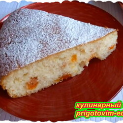 Творожный манник на сметане с курагой