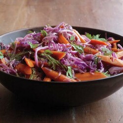 Красная капуста, тушенная с морковью