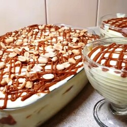 Без духовки можно приготовить обалденный торт Сникерс! Остановиться невозможно