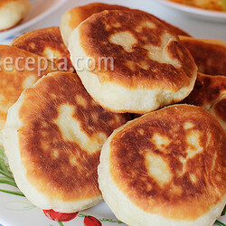 Жареные пирожки с картошкой и луком