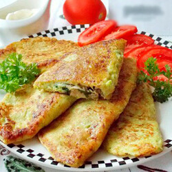 Кабачковые чебуреки с фаршем: 3 рецепта
