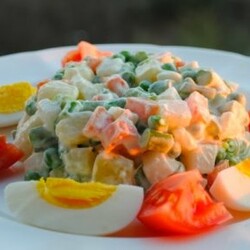 Салат "Маседуан", т.е. "македонский салат"