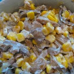 Салат с шампиньонами консервированными