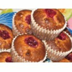 Лимонно-финиковые маффины с вишней