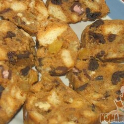 «Колбаса» из ванильных сухарей с вареной сгущенкой