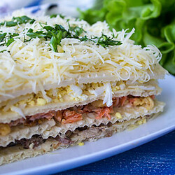 Закусочный торт из вафельных коржей - рецепт с фото