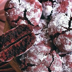 Печенье красный бархат с трещинками