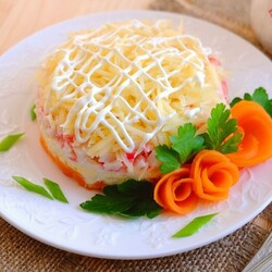 Салат слоеный "Крабовый"