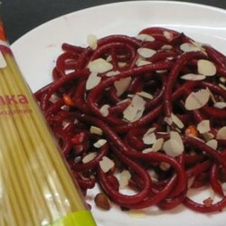 Паста с орехами и свекольным соком, пошаговый рецепт с фото