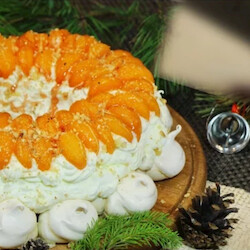 Торт-безе с мандаринами.