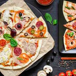 Пицца ассорти: мясная, колбасная, с копченой индейкой и фаршем, 4 сезона