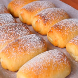 Вкусные и мягкие булочки с творожной начинкой