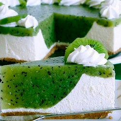 Освежающий киви чизкейк (без выпечки)