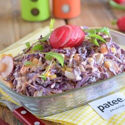 Салат с краснокачанной капустой