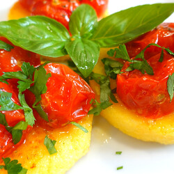 Полента с сыром, томатами, и базиликом ( рецепт поленты ) // polenta