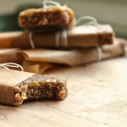 Ореховые батончики с имбирем, мятой и лимоном