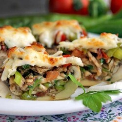 Шампиньоны фаршированные овощами