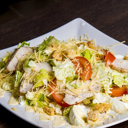 Классический салат Цезарь с курицей - рецепт приготовления в домашних условиях