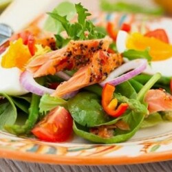 Салат с рыбой горячего копчения – 4 простых рецепта