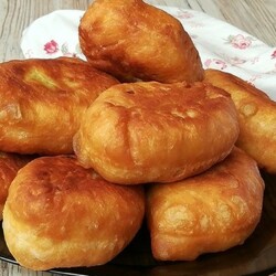 Мягкие и пышные пирожки на кефире за 30 минут