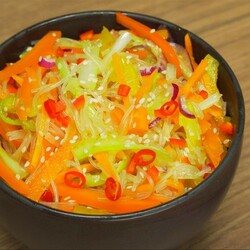 Фунчоза со свежими овощами по-корейски